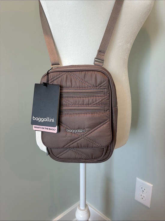 Baggallini Handbags - Baggallini RFID Journey Crossbody Quilted ~ Metallic Taupe